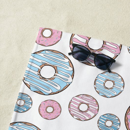 Serviette De Plage Motif De Donuts, Donuts Roses, Donuts Bleus (En situation)