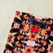 Serviette De Plage Motif de feuille d'érable aux couleurs vives (En situation)