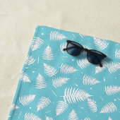 Serviette de plage Motif de fougueuse White Fern (En situation)