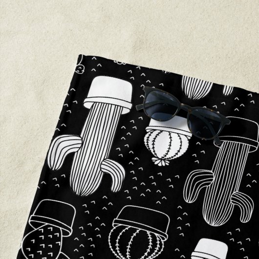 Serviette De Plage Motif de gribouillis noir et blanc (En situation)