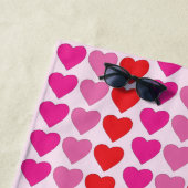 Serviette De Plage Motif de la Saint-Valentin Cœurs Fuchsia Rose Roug (En situation)