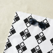 Serviette De Plage Motif de l'arlequin moderne Monogramme (En situation)
