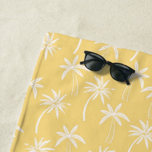 Serviette De Plage Motif de palmier tropical jaune (En situation)