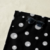 Serviette De Plage Motif de perle sur fond noir (En situation)