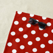 Serviette De Plage Motif de points Polka rouge et blanc (En situation)