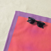 Serviette De Plage Motif de rose et violet doux (En situation)