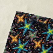 Serviette De Plage Motif d'étoiles de mer noir et moderne (En situation)