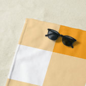 Serviette De Plage Motif En vichy jaune (En situation)