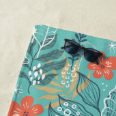 Serviette De Plage Motif feuille tropical avec monogramme (En situation)