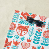 Serviette De Plage Motif finlandais d'art populaire de Fox et (En situation)