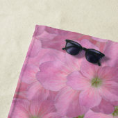 Serviette De Plage Motif floral rose doux avec le monogramme fait sur (En situation)