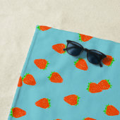 Serviette De Plage Motif fraise (En situation)