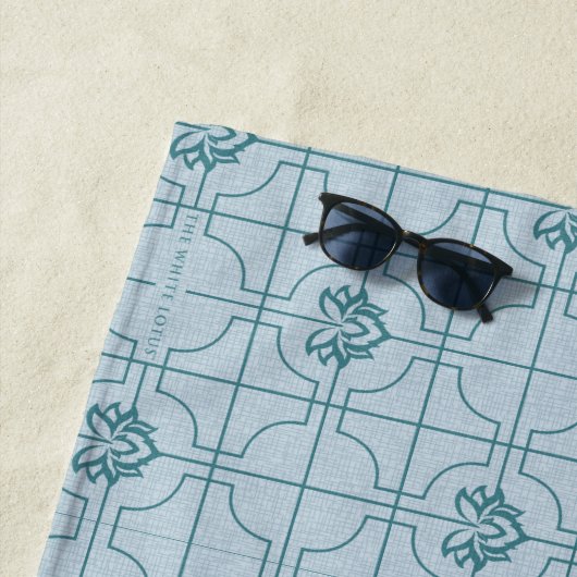 Serviette De Plage Motif géométrique Lotus Grid - Le Lotus Blanc (En situation)