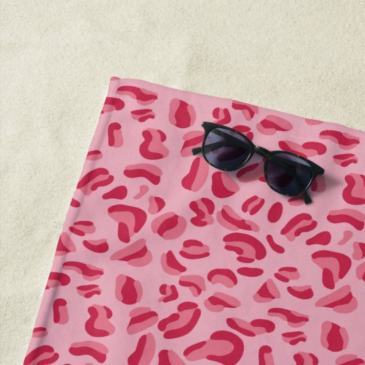 Serviette De Plage Motif léopard rose (En situation)