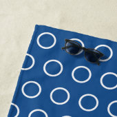 Serviette De Plage Motif moderne bleu foncé blanc (En situation)