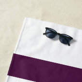 Serviette De Plage Motif moderne élégant violet stries Nom (En situation)