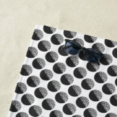 Serviette De Plage Motif noir et blanc Many Moons (En situation)