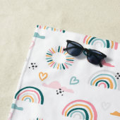 Serviette De Plage Motif Rainbows & Hearts (En situation)