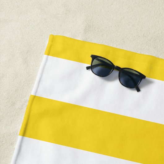 Serviette De Plage Motif rayé blanc jaune lumineux (En situation)