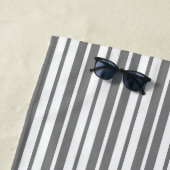 Serviette De Plage Motif rayures verticales blanches grises (En situation)