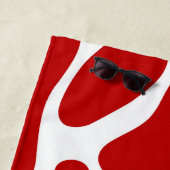 Serviette de plage Motif Red & White Giraffe (En situation)