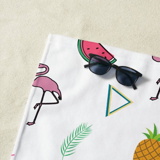 Serviette De Plage Motif tropical sans couture avec flamant rose anan (En situation)