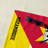 Serviette De Plage Mozambique Drapeau splendide patriotique (En situation)