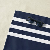 Serviette De Plage Nautique Marine Bleu Blanc Nom de famille Lake Hou (En situation)