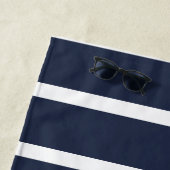 Serviette De Plage Nautique Marine Bleu Blanc Nom de famille Lake Hou (En situation)