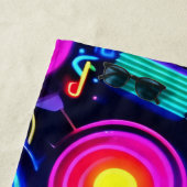 Serviette De Plage Neon Dreamscape : Un art Abstrait vibrant (En situation)