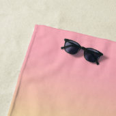 Serviette De Plage Neon Ombre Gradient Blanc Jaune Rose (En situation)