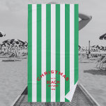 Serviette De Plage Noël Sur La Plage Custom Green Cabana Stripe<br><div class="desc">Célébrez les vacances avec une touche côtière en utilisant notre serviette de plage "Christmas On The Beach" personnalisée couleur verte cabane rayée. Cette serviette de plage dispose d'un motif classique à rayures de cabane vert et blanc, parfait pour apporter une touche festive à vos journées de plage, de détente au...</div>