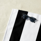Serviette De Plage Noir et blanc rayures Classique (En situation)