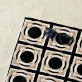 Serviette De Plage Noir et Tan (En situation)