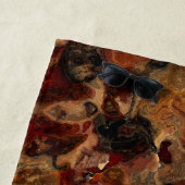 Serviette De Plage Noir, Rouge et Rouille (En situation)