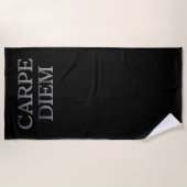 Serviette de plage noire Carpe Diem (Devant)