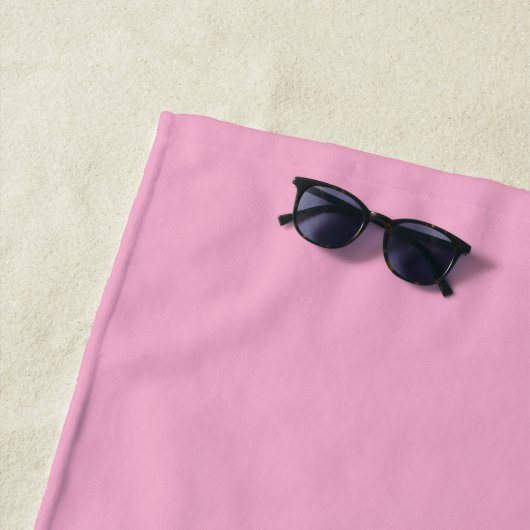 Serviette De Plage Nom blanc rose (En situation)