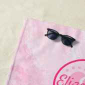 Serviette De Plage Nom chic de coeur de rose de femme et monogramme (En situation)