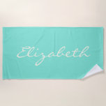Serviette De Plage Nom du script manuscrit élégant Mint Green<br><div class="desc">Cette serviette de plage personnalisée comprend votre nom dans un magnifique script écrit à la main lettrage sur un arrière - plan élégant vert menthe. Super idée cadeau.</div>