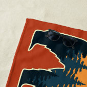 Serviette De Plage Nom et texte personnalisés Forêt d'ours (En situation)