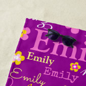Serviette de plage nom fleurs Emily (En situation)