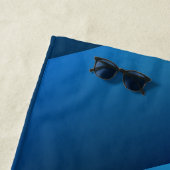 Serviette De Plage Nom Géométrique Bleu Moderne (En situation)