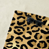 Serviette De Plage Nom Monogramme Imprimé Léopard Guépard Noir Or (En situation)