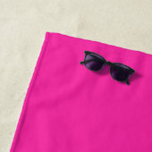Serviette De Plage Nom Monogramme moderne Script rose (En situation)