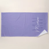 Serviette De Plage Nom Monogramme moderne Script violet (Devant)