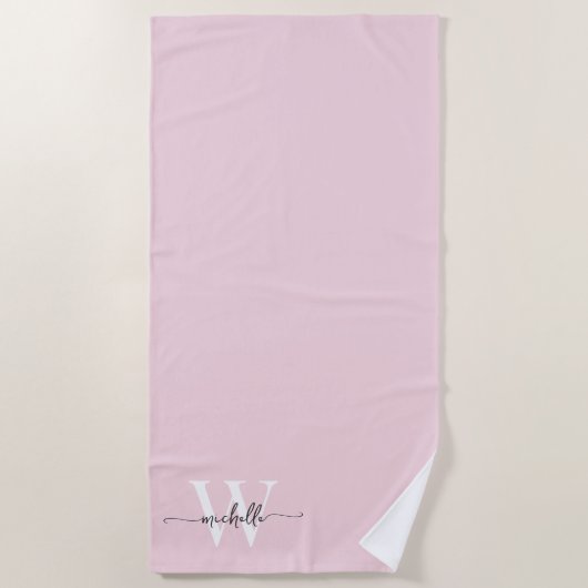 Serviette De Plage Nom Monogramme Rose Pâle Moderne Écriture Élégante (Devant)
