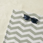 Serviette De Plage Nom pastel à rayure zig zag géométrique (En situation)