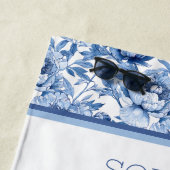 Serviette De Plage Nom personnalisé Botanique Bleu Floral Fleur délic (En situation)