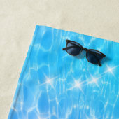 Serviette De Plage Nom personnalisé eau ondulée texture moderne chic (En situation)