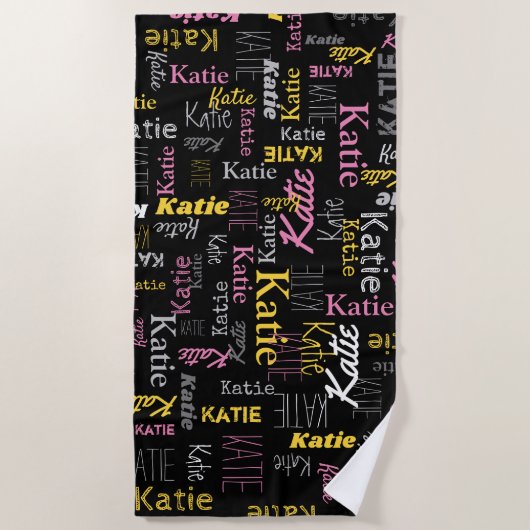 Serviette De Plage Nom personnalisé jaune rose gris noir typographiqu (Devant)